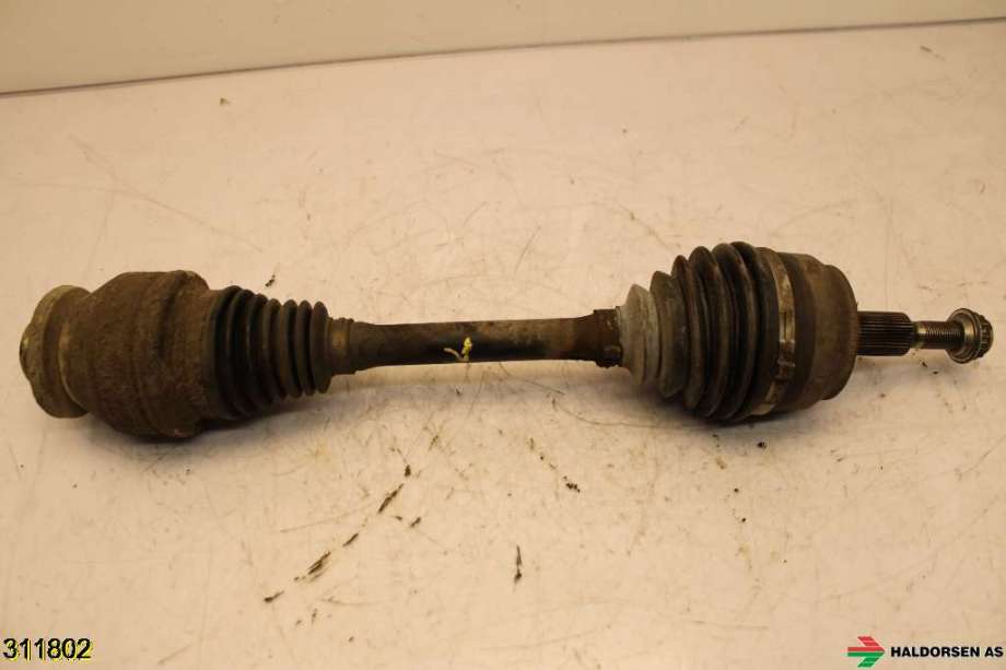 Drivaksel venstre foran til VW Transporter / Caravelle 2003-2009 (Fase 1) (T5) (T5) (VOLKSWAGEN|7E0 407 271 AS|)