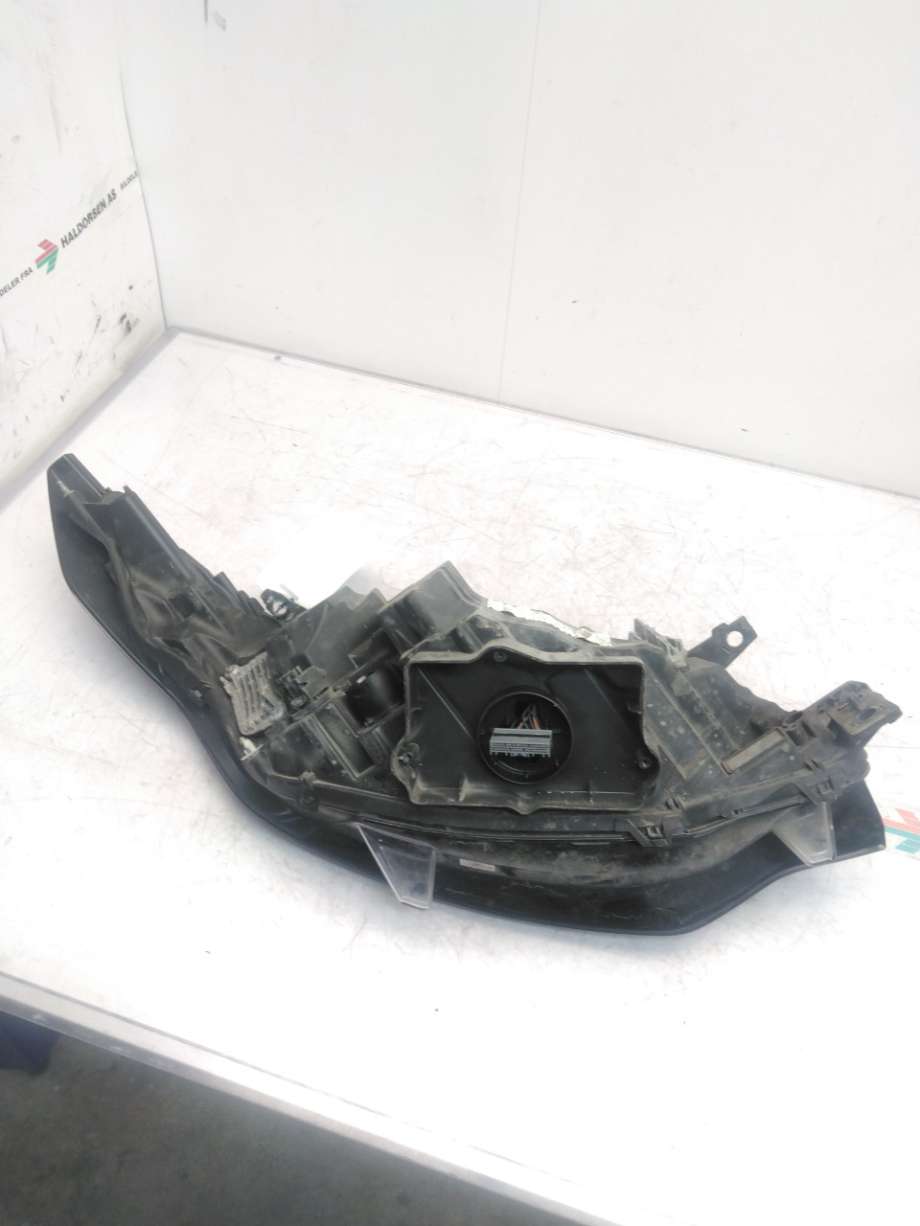 Frontlykt venstre halogen til Land Rover Discovery 2017-->> (Type V) (LAND-ROVER|LR085644|)