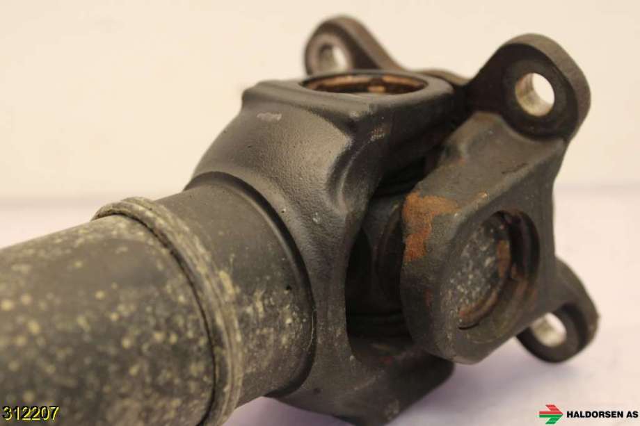 Mellomaksel fremre til BMW 5-Serie 2010-2017 (F10/F11) (F10/F11) (BMW|26 20 8 628 043|)