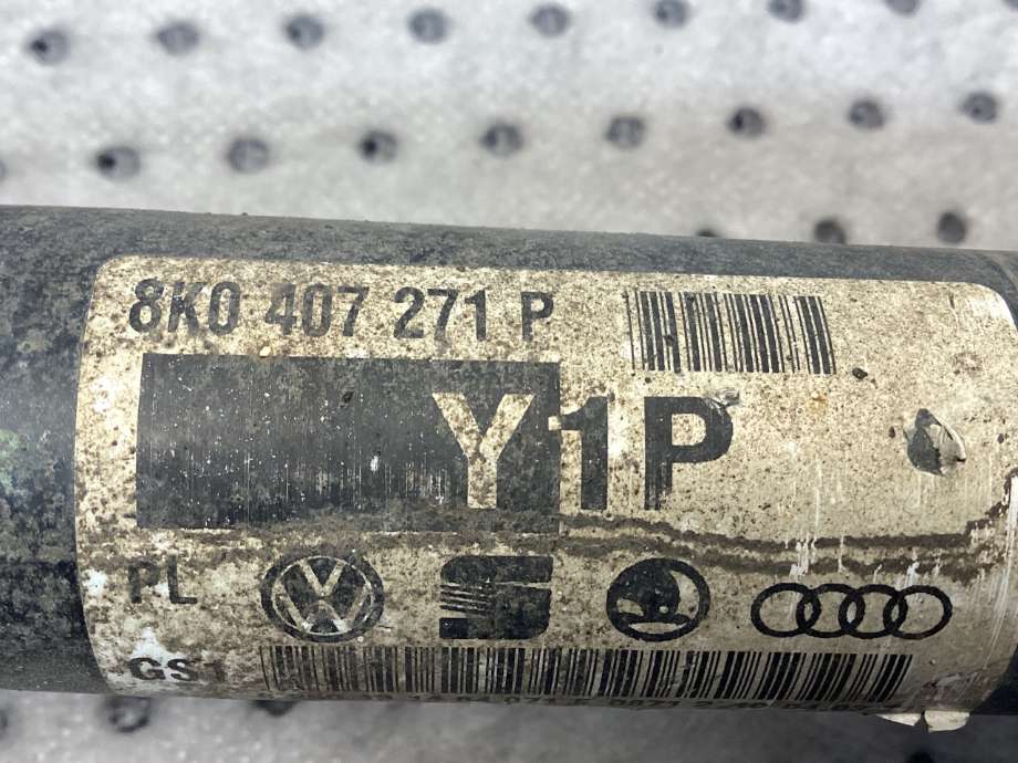 Drivaksel høyre foran til Audi A4 2007-2014 (Type IV) (B8) (B8) (AUDI|8K0 407 271 P|)
