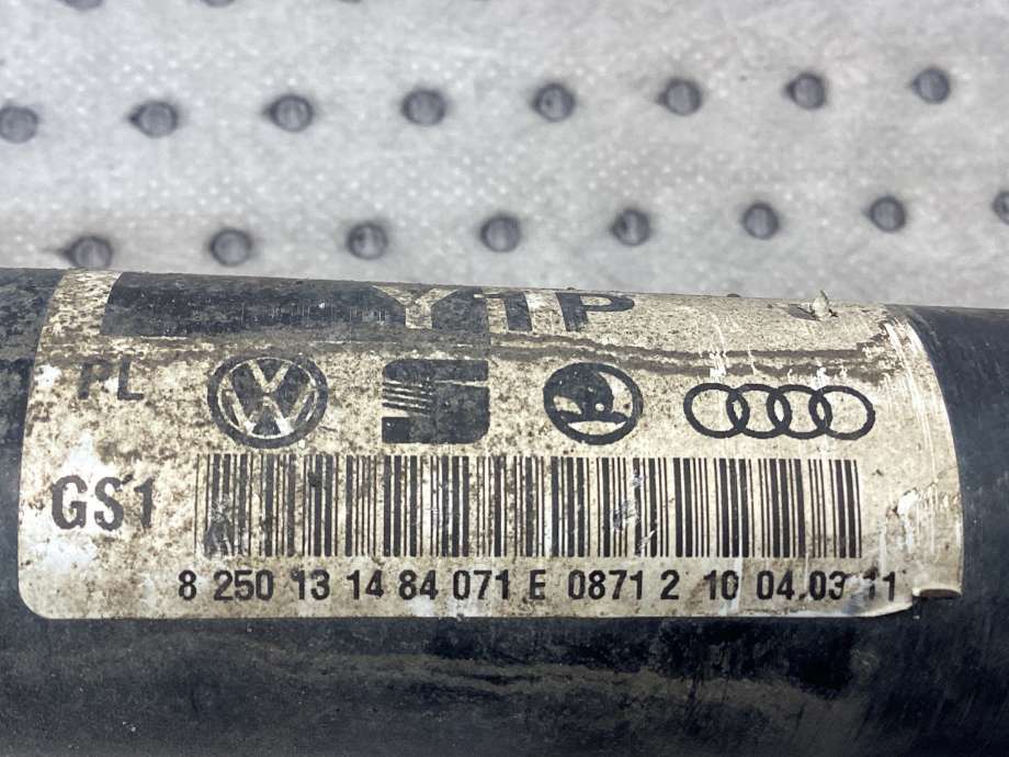 Drivaksel høyre foran til Audi A4 2007-2014 (Type IV) (B8) (B8) (AUDI|8K0 407 271 P|)