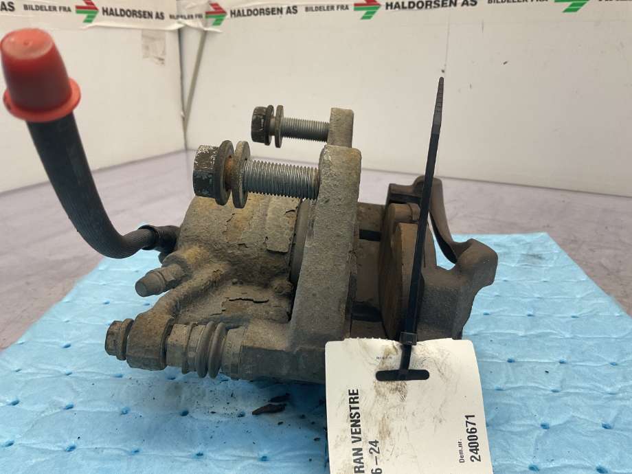 Bremsecaliper venstre foran til Škoda Superb 2015-->> (Type III)  (SKODA|)