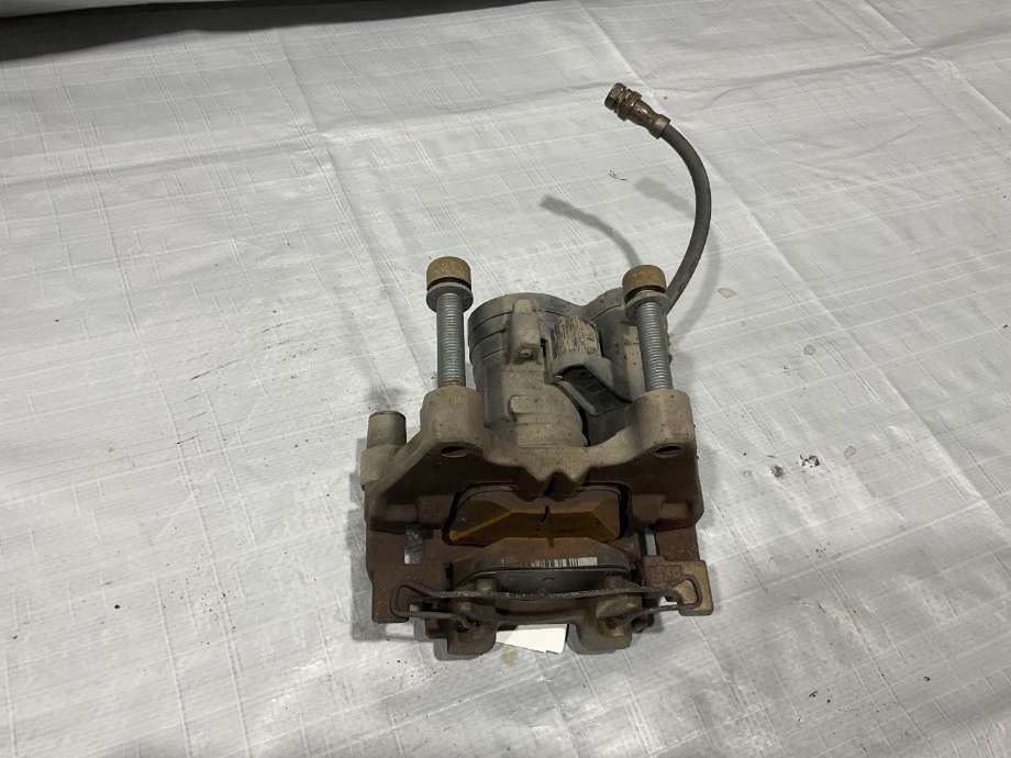 Bremsecaliper høyre bak til VW Tiguan 2016-2020 (Type II, Fase 1)  (VOLKSWAGEN|3Q0 615 424|)