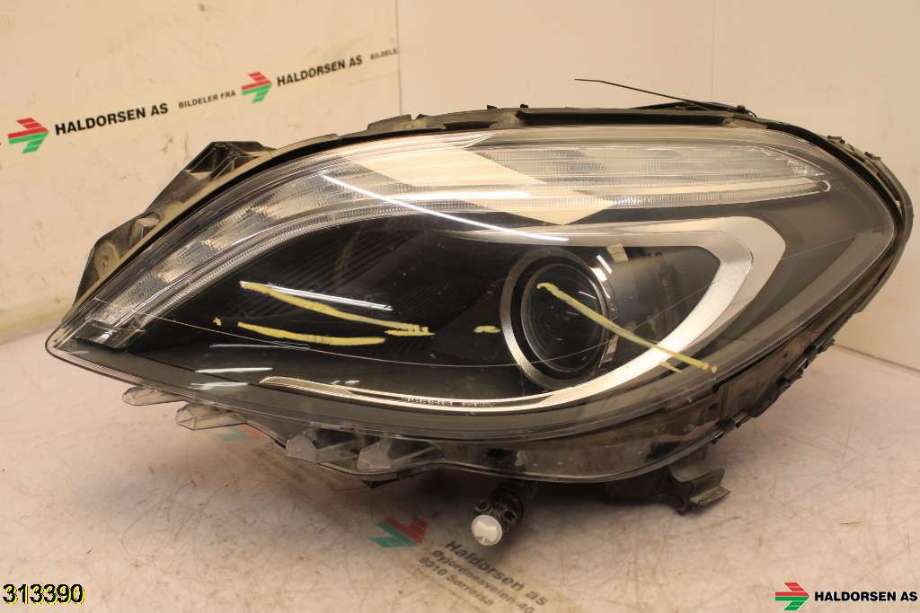 Frontlykt venstre halogen til Mercedes B-Klasse 2011-2018 (W246) (W246) (A 246 820 01 39|)