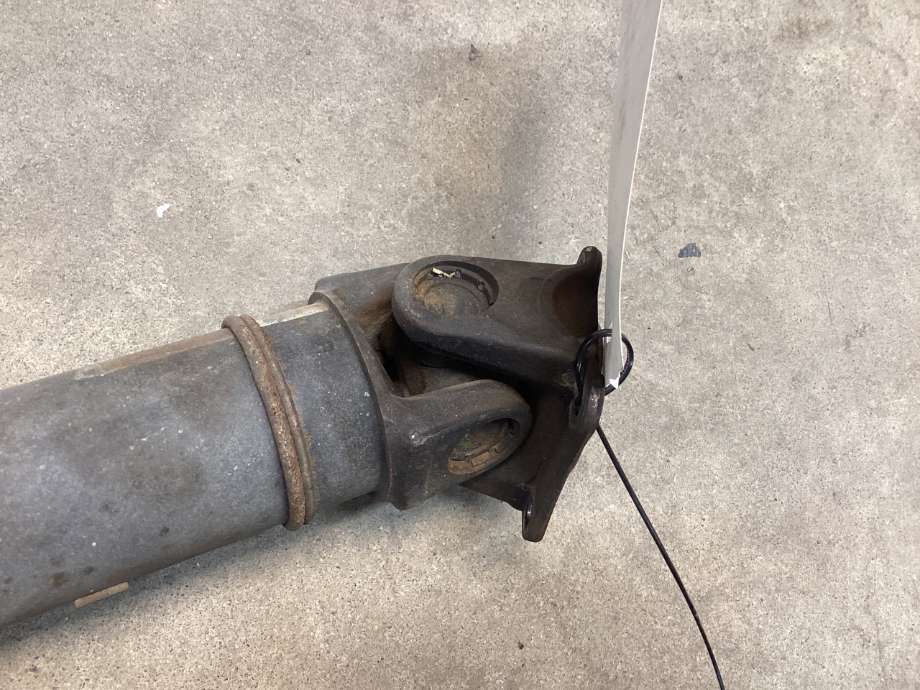 Mellomaksel til Subaru Forester 2013-2019 (Type IV)  (SUBARU|27111FJ080|)