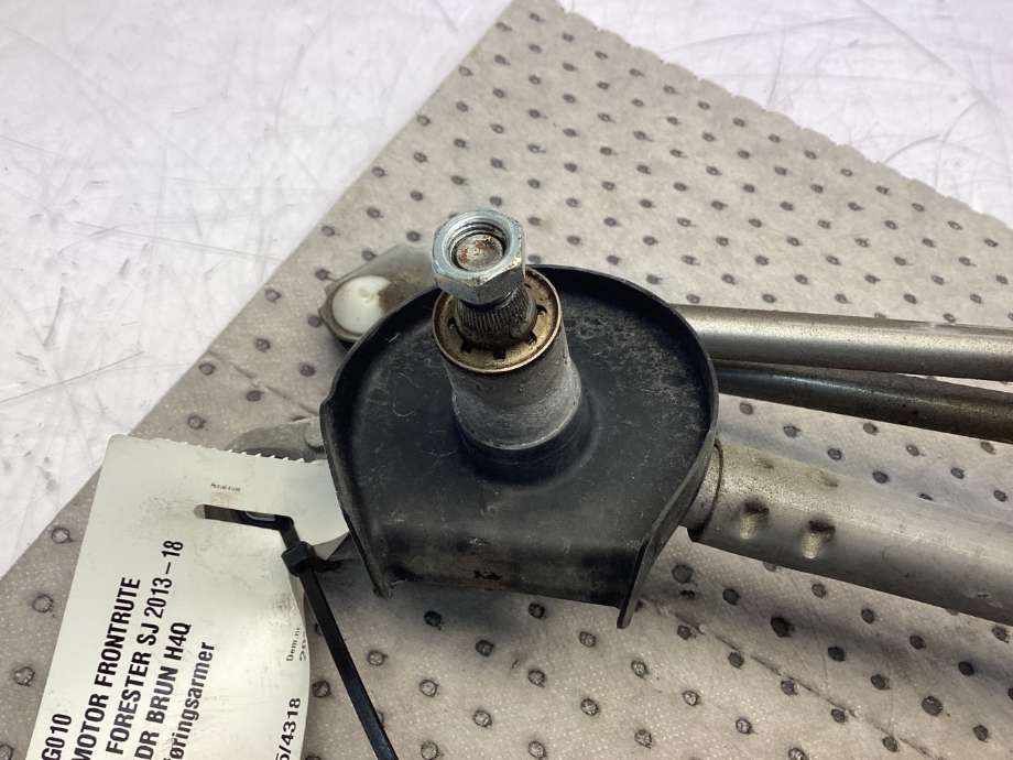 Viskermotor frontrute til Subaru Forester 2013-2019 (Type IV)  (SUBARU|86510SG010|)