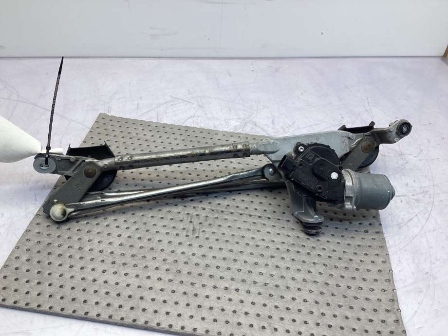 Viskermotor frontrute til Subaru Forester 2013-2019 (Type IV)  (SUBARU|86510SG010|)