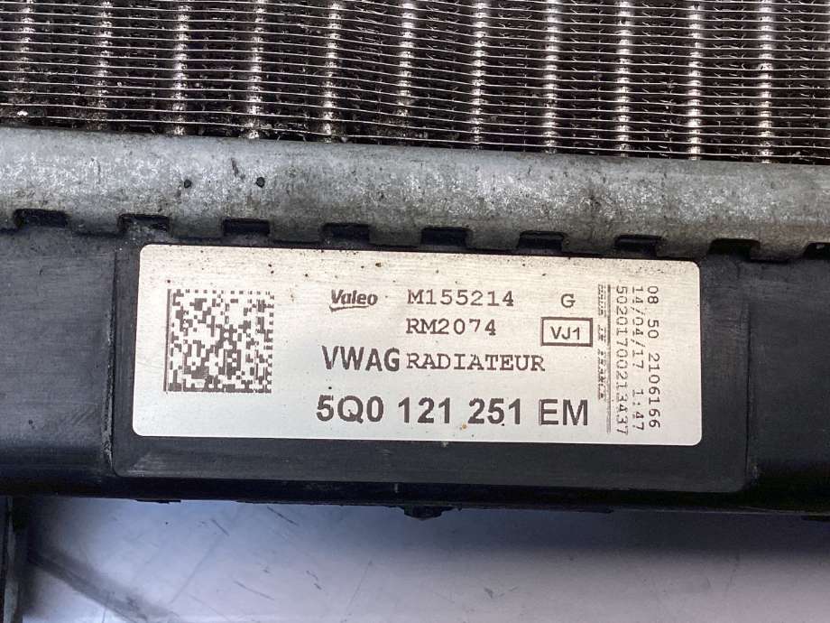 Radiator (automat gir) til VW Arteon 2017-->>  (VOLKSWAGEN|5Q0 121 251 EM|)