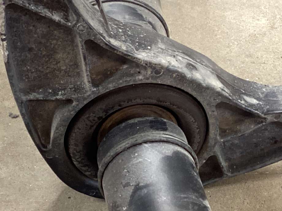 Mellomaksel til VW Passat 2015-2019 (Fase 1) (B8) (B8) (VOLKSWAGEN|3Q0 521 101 AN|)