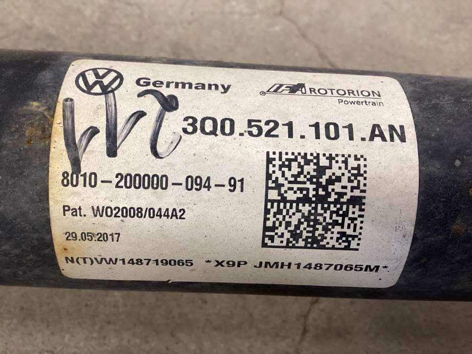 Mellomaksel til VW Passat 2015-2019 (Fase 1) (B8) (B8) (VOLKSWAGEN|3Q0 521 101 AN|)