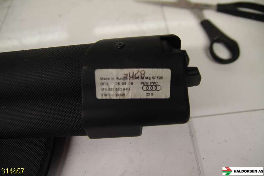 Bagasjerom rollon til Audi A6, Allroad 2006-2008 (Type II, Fase 1) (C6) (C6) (AUDI|4F9 863 553|)