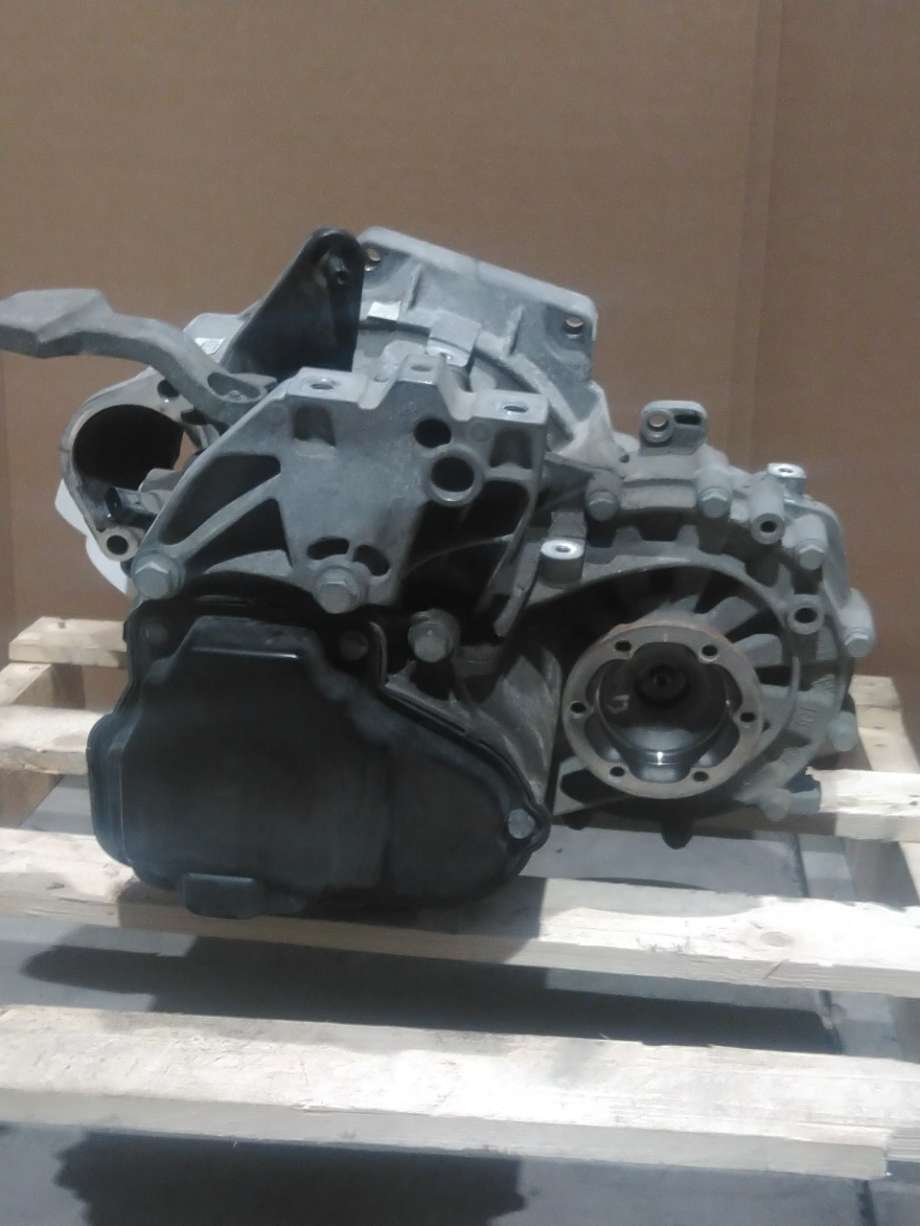 Girkasse manuell til VW Caddy 2015-2020 (Type III, Fase 3)  (VOLKSWAGEN|0A4 300 052 B|)