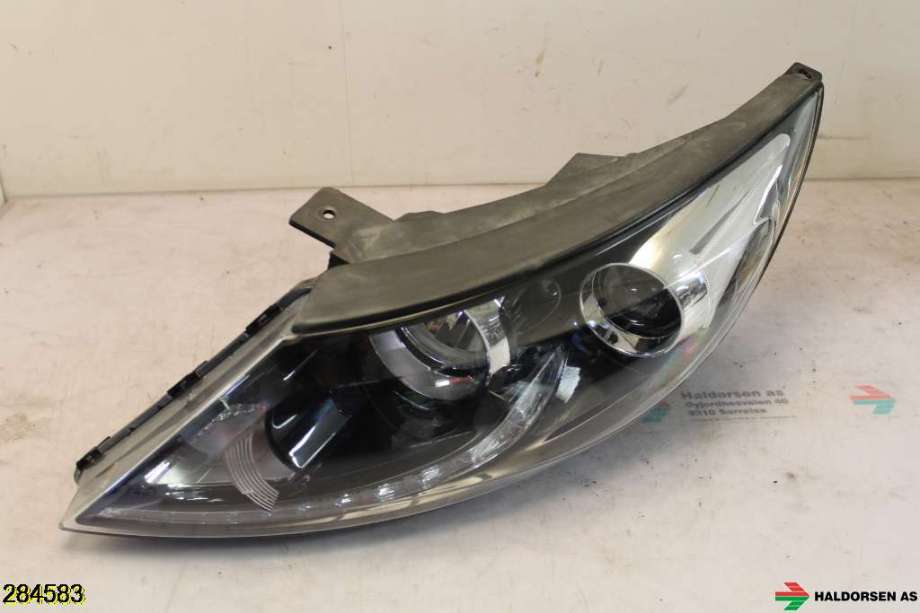 Frontlykt venstre halogen til Kia Sportage 2010-2016 (Type III) (KIA|921013U290|)
