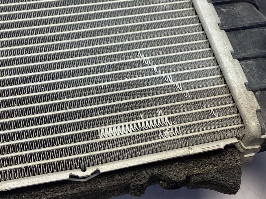 Radiator (automat gir) til BMW X2 2018-->> (F39) (F39) (BMW|17 11 8 586 324|)