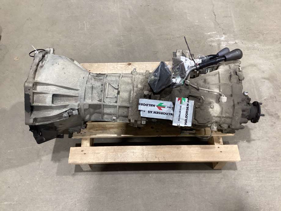 Girkasse manuell til Toyota Hilux 2002-2005  (TOYOTA|330303G120|)