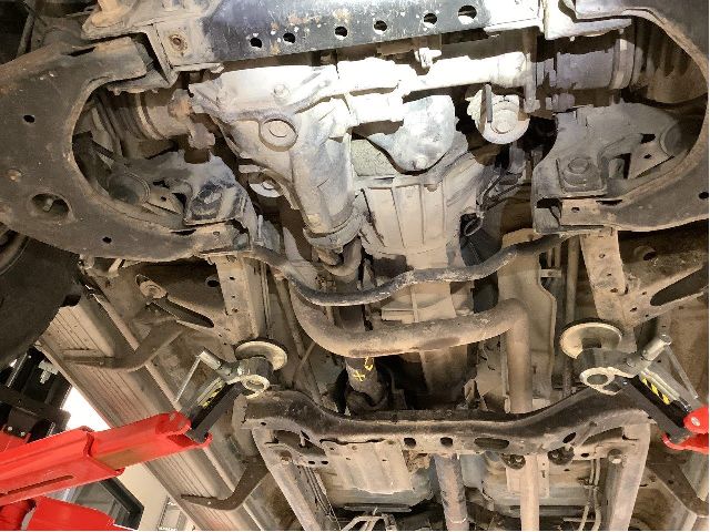 Kardang til Toyota Hilux 2002-2005 (TOYOTA|411103D370|)