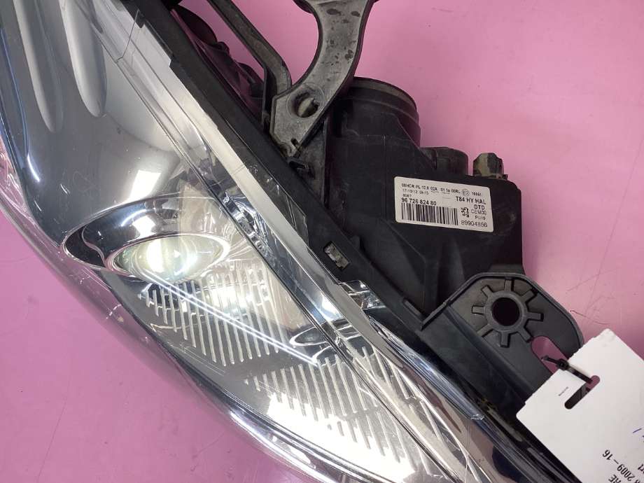 Frontlykt høyre halogen til Peugeot 3008 2009-2016 (Type I)  (PEUGEOT|6206 T7|)
