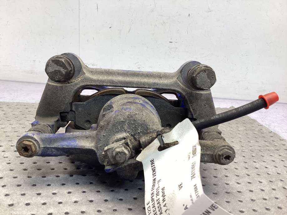 Bremsecaliper venstre foran til VW Passat 2015-2019 (Fase 1) (B8) (B8) (VOLKSWAGEN|5G0 615 123 E|)