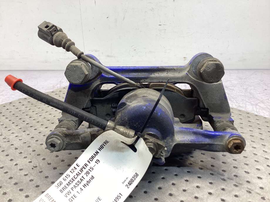 Bremsecaliper høyre foran til VW Passat 2015-2019 (Fase 1) (B8) (B8) (VOLKSWAGEN|5G0 615 124 E|)