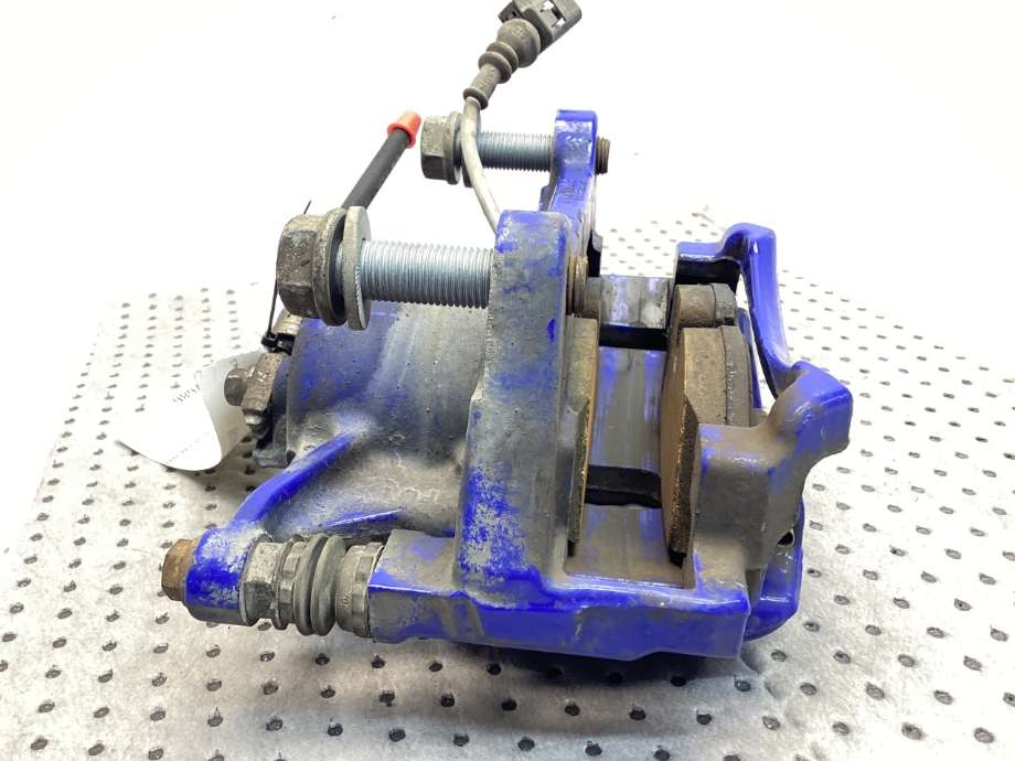 Bremsecaliper høyre foran til VW Passat 2015-2019 (Fase 1) (B8) (B8) (VOLKSWAGEN|5G0 615 124 E|)