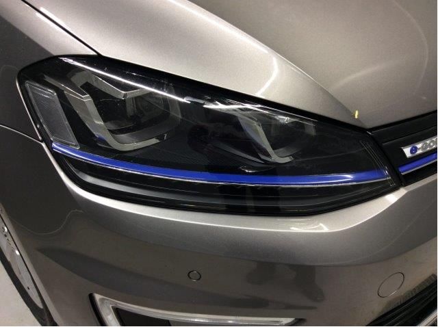 Frontlykt høyre halogen til VW e-Golf, 2014-2017 (Fase 1) (VOLKSWAGEN|5GE 941 774)