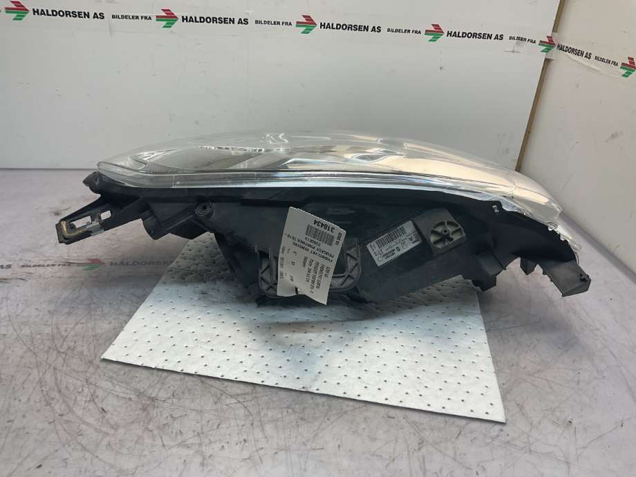 Frontlykt venstre halogen til Peugeot Partner 2015-2019 (Type II, Fase 2)  (PEUGEOT|6208 K6|)