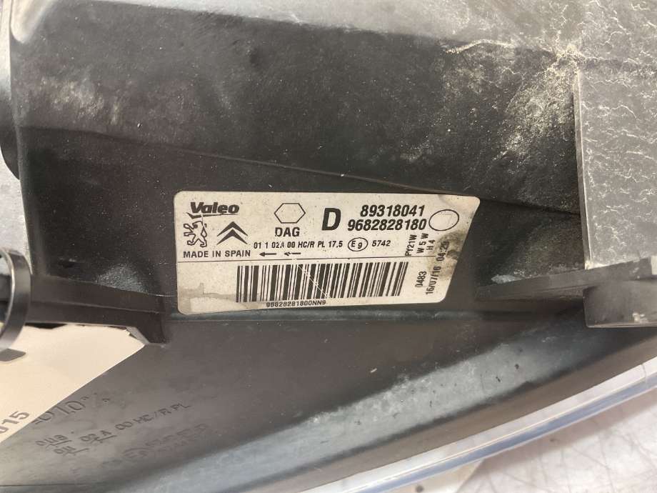 Frontlykt høyre halogen til Peugeot Partner 2015-2019 (Type II, Fase 2)  (PEUGEOT|6206 K6|)