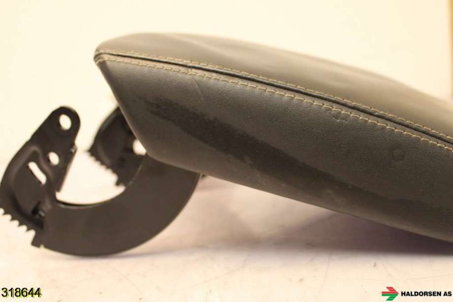 Sete armlene lokk til Audi A5 2007-2016 (Type I)  (AUDI|8K0 864 207 H|)