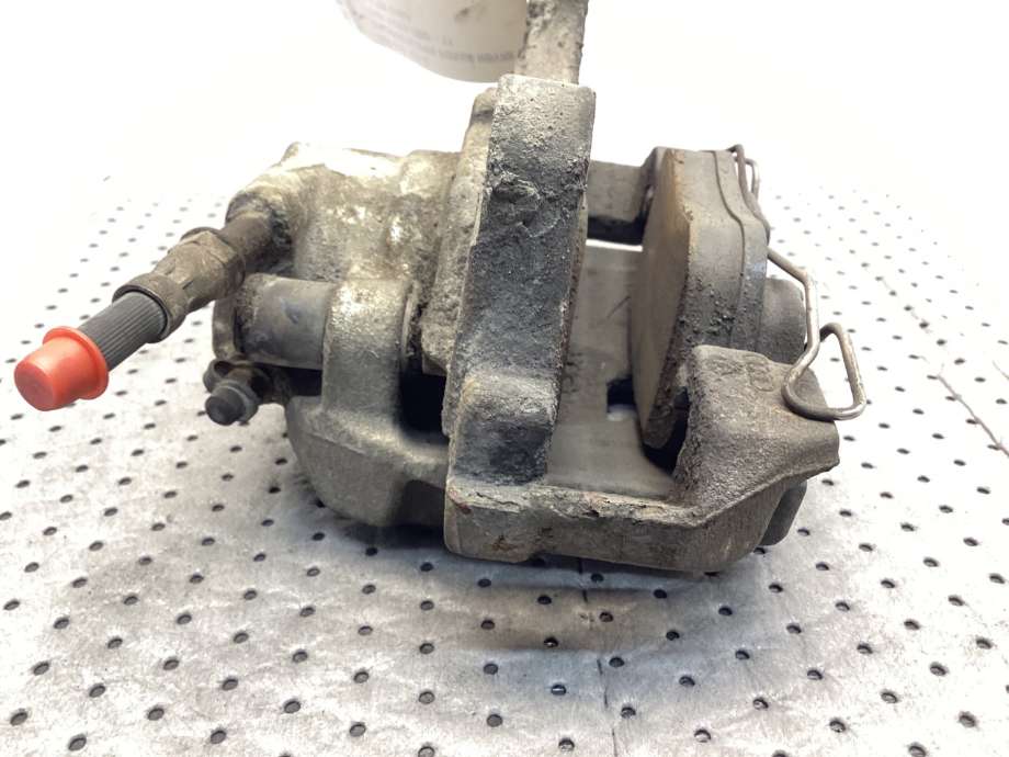 Bremsecaliper høyre foran til Audi A4 2007-2014 (Type IV) (B8) (B8) (AUDI|8K0 615 124 C|)