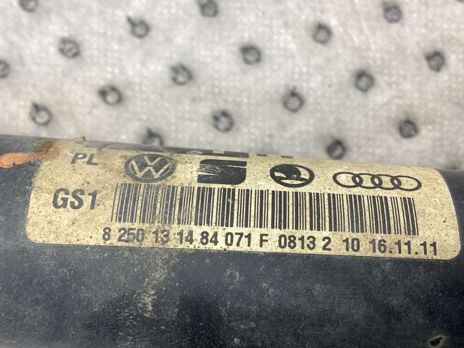 Drivaksel høyre foran til Audi A4 2007-2014 (Type IV) (B8) (B8) (AUDI|8K0 407 271 P|)