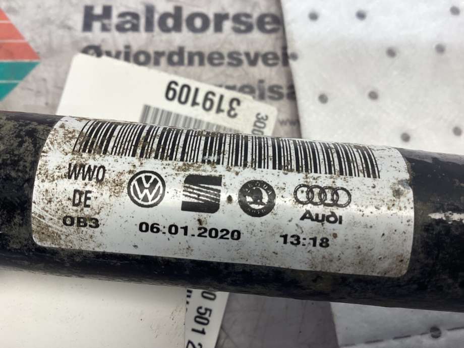 Drivaksel høyre bak til VW Tiguan 2016-2020 (Type II, Fase 1)  (VOLKSWAGEN|3Q0 501 204 B|)