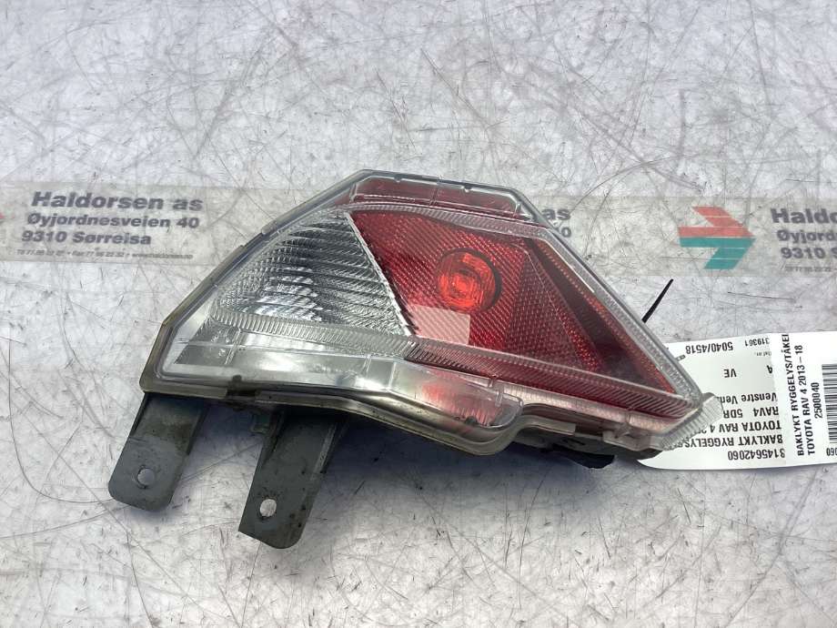 Baklykt fra støtfanger til Toyota RAV4 2016-2019 (Type IV, Fase 2) (TOYOTA|8145642060|8149042060|)