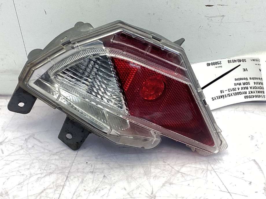 Baklykt fra støtfanger til Toyota RAV4 2016-2019 (Type IV, Fase 2) (TOYOTA|8145642060|8149042060|)