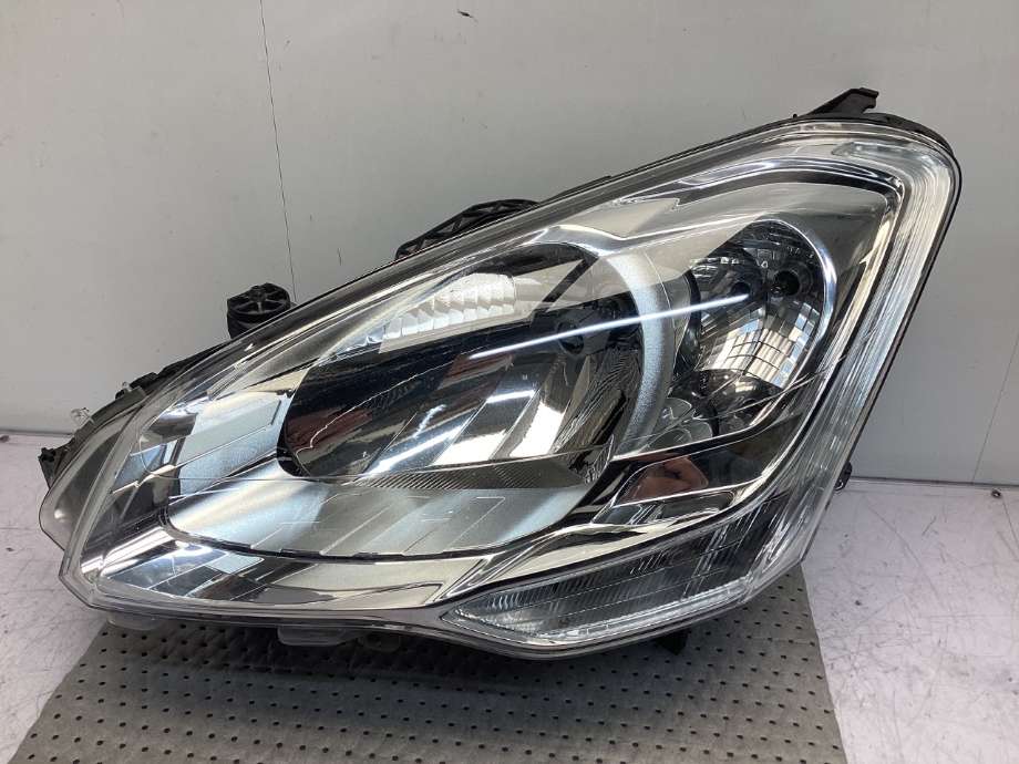 Frontlykt venstre halogen til Peugeot Partner 2015-2019 (Type II, Fase 2) (PEUGEOT|6208 K6|)