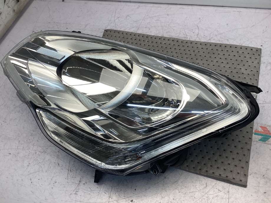 Frontlykt venstre halogen til Peugeot Partner 2015-2019 (Type II, Fase 2) (PEUGEOT|6208 K6|)