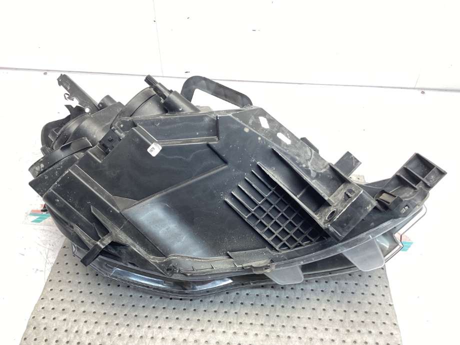 Frontlykt venstre halogen til Peugeot Partner 2015-2019 (Type II, Fase 2) (PEUGEOT|6208 K6|)