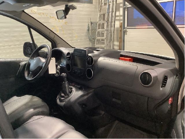 Dashbord til Peugeot Partner 2015-2019 (Type II, Fase 2) (PEUGEOT|16 139 519 ZD|)