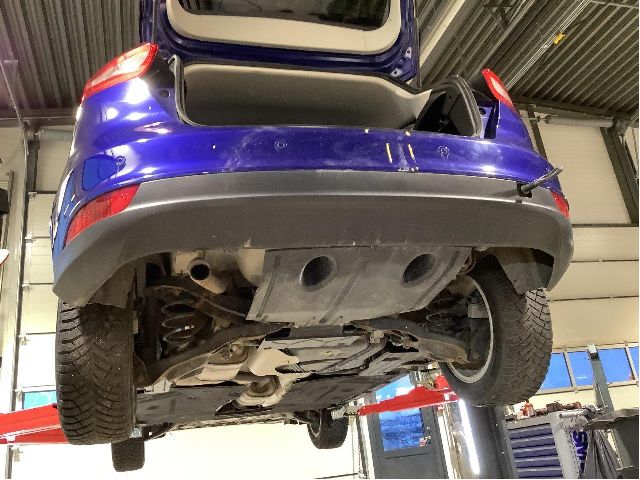Støtfanger bak til Ford Focus 2014-2018 (Type III, Fase 2)  (FORD|F1EB-17906-ABXWAA|)