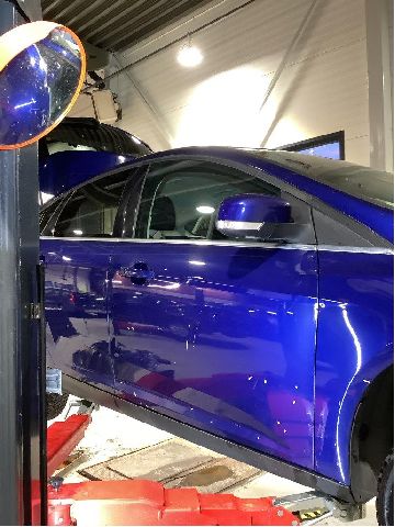 Dør høyre foran til Ford Focus, 2014-2018 (Type III, Fase 2)  (FORD|PBM51-A20124-BF)