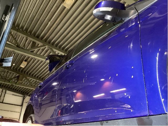 Dør høyre foran til Ford Focus 2014-2018 (Type III, Fase 2)  (FORD|PBM51-A20124-BF|)