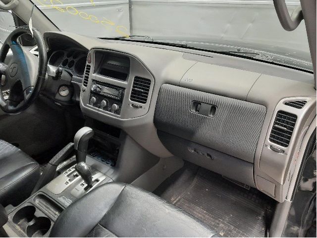 Dashbord til Mitsubishi Pajero 2000-2006 (Type III) (MITSUBISHI|MR532854|)