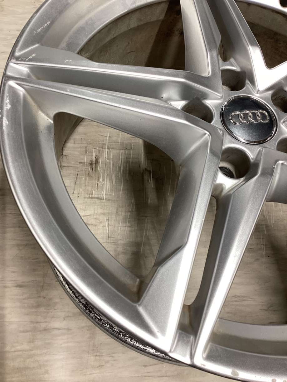 Felg aluminium til Audi A4 2020-->> (Type V, Fase 2) (B9) (B9) (8W0601025R|E-8.0Jx18H2 ET 40|)