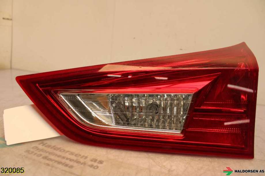 Baklykt høyre indre til Toyota Auris 2015-2019 (Type II, Fase 2)  (TOYOTA|8158102500|)