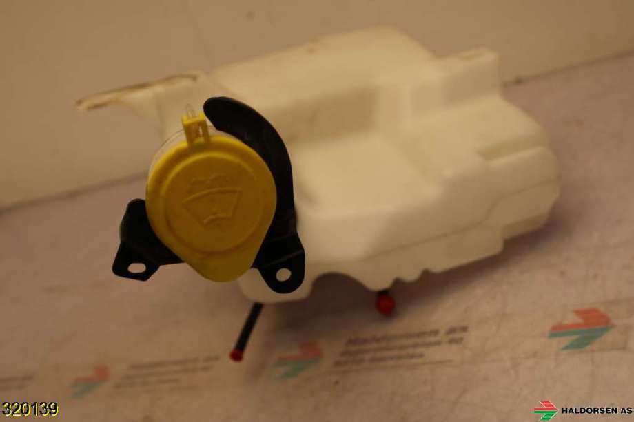 Spylertank til Ford Kuga 2013-2019  (FORD|CV44-13K175-AG|2017875|)