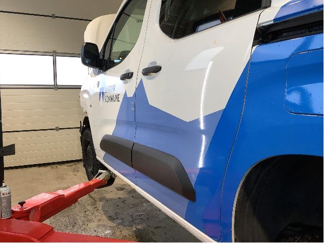 Dør venstre skyvedør til Peugeot Partner 2019-->> (Type III)  (PEUGEOT|98 204 347 80|)