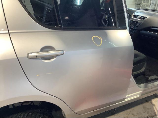 Dør høyre bak til Suzuki Swift 2011-2017  (SUZUKI|68003-71L00|)