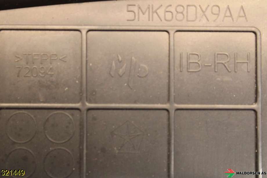 Dashbord friskluftdyse til Dodge RAM 2009-2018 (Type IV)  (DODGE|5MK68DX9AA|)