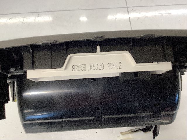 Innredning, Konsoll til Toyota Avensis 2009-2015 (Type III, Fase 1) (TOYOTA||83950050302542)