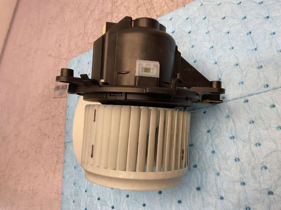 Varmeapparat motor til Toyota Proace City 2020-->> (TOYOTA PROACE ELECTRIC|SU001A5479|)