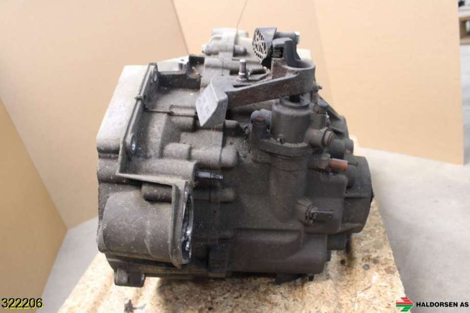 Girkasse manuell 6-trinn til VW Transporter / Caravelle 2009-2015 (Fase 2) (T5) (T5) (VOLKSWAGEN|0A5 300 012 A|KQK)